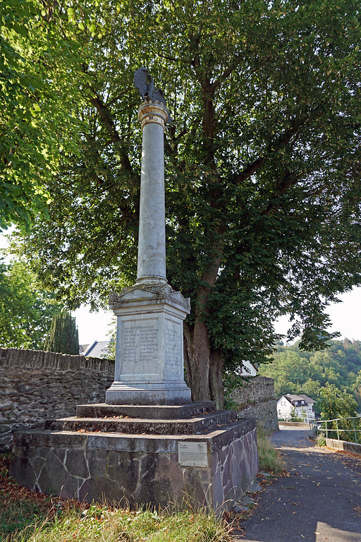 Kriegerdenkmal in Villmar, Villmarer Lahn-Marmor-Weg; Rundweg 1 (2019)