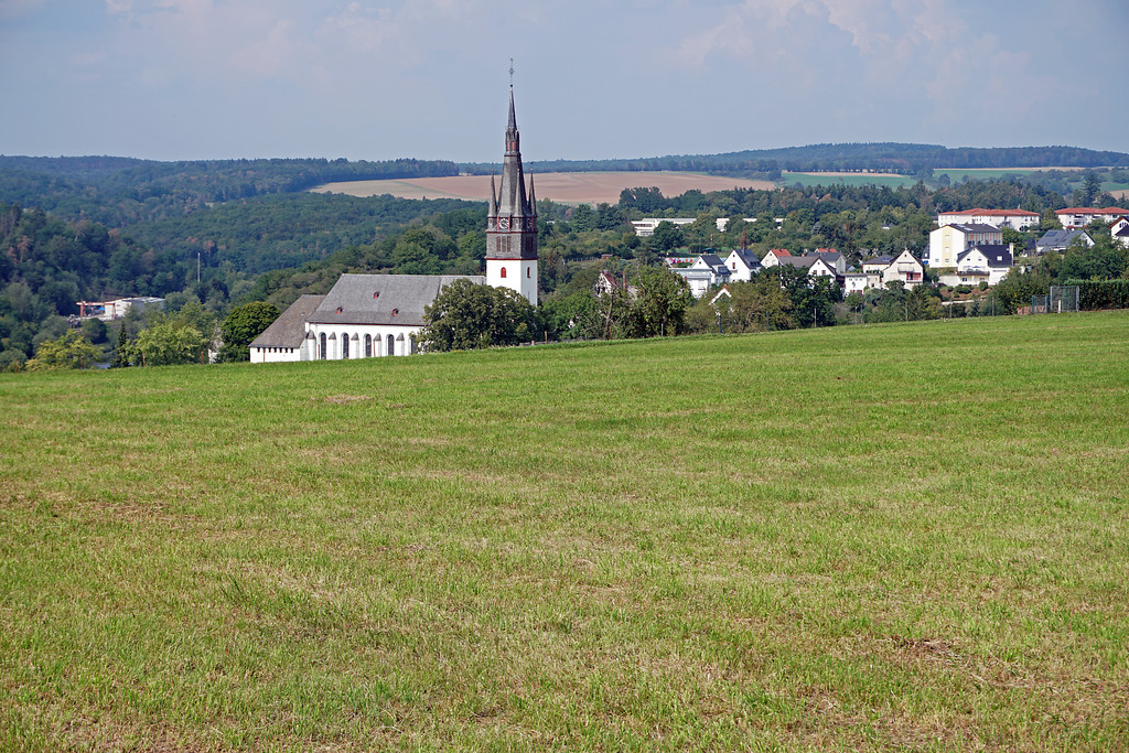 Pfarrkirche St. Peter und Paul in Villmar, Villmarer Lahn-Marmor-Weg; Rundweg 2 (2019)
