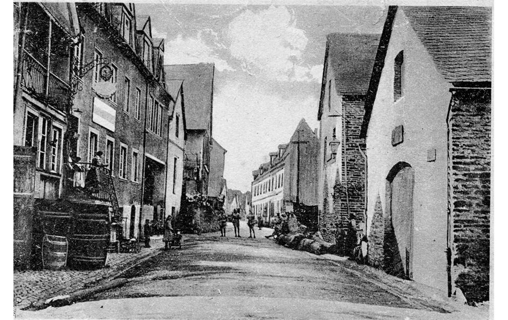 Historische Fotografie der Hauptstraße in Briedel (1922)