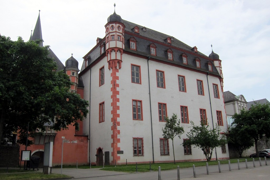 Teilansicht der Alten Burg in Koblenz (2014)