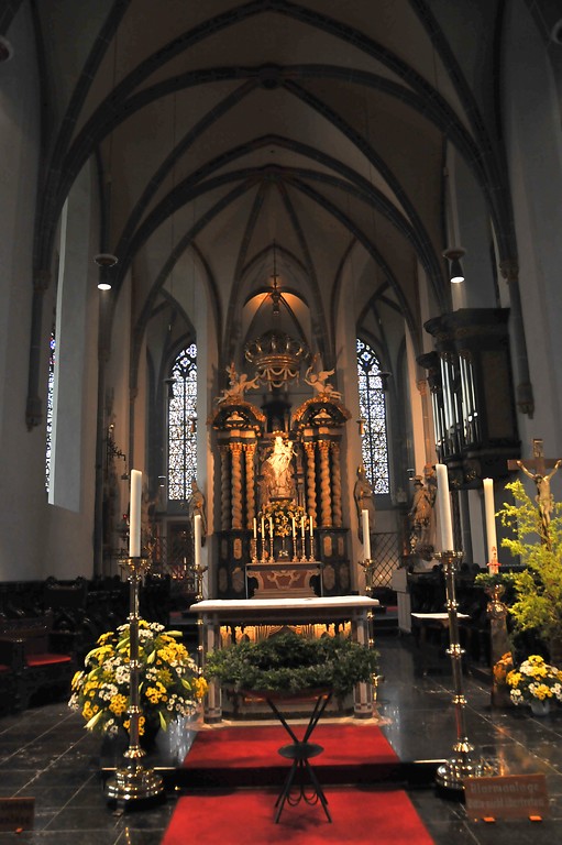 Hochaltar in der katholischen Kirche St. Lambertus in Düsseldorf (2009)