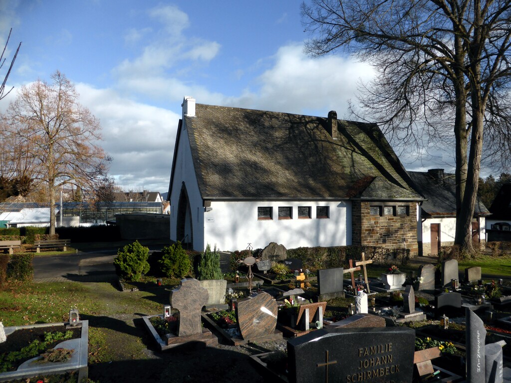 Friedhofskapelle auf dem Kommunalfriedhof in Sinzig (2023)