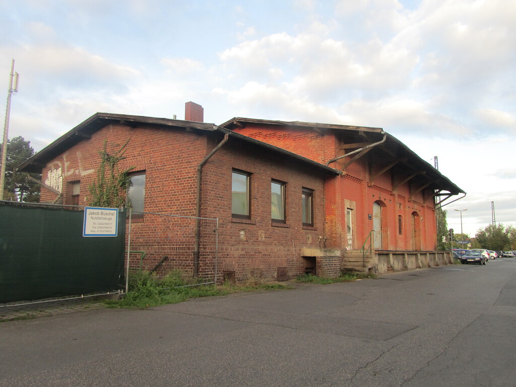 Güterschuppen des alten Bahnhofes Roisdorf (2014)