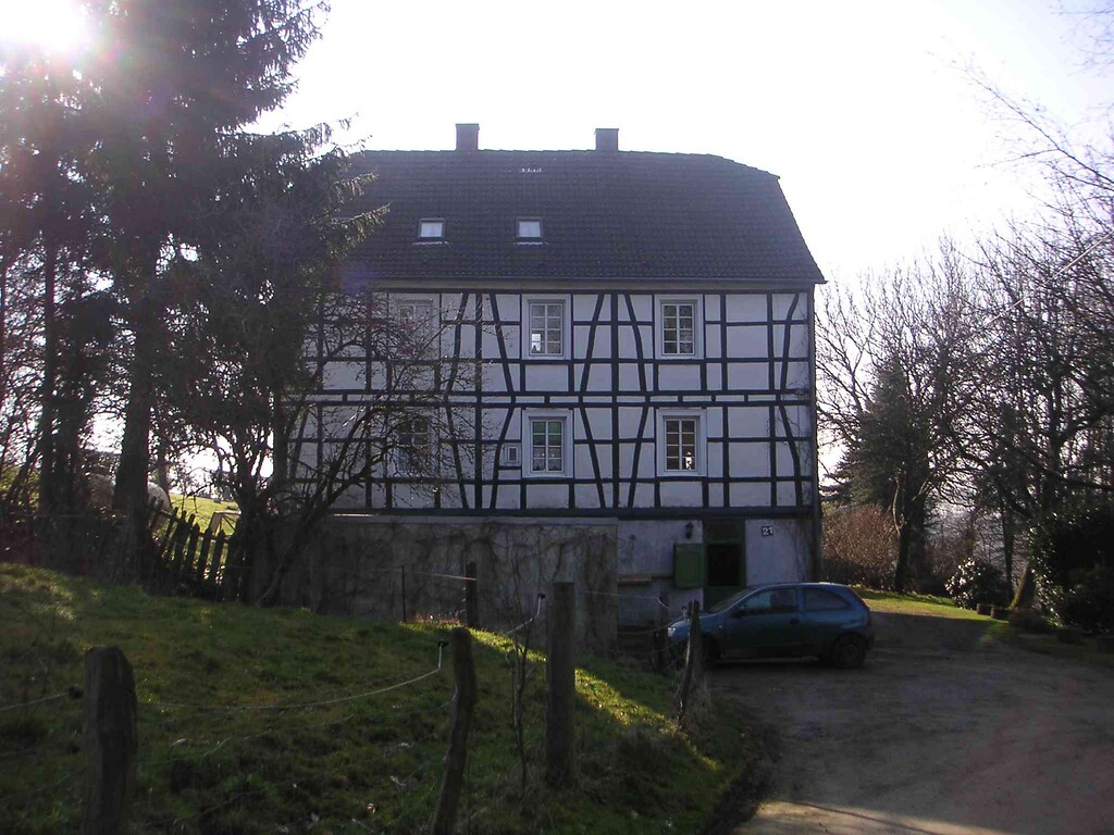 Fachwerkgebäude mit Krüppelwalmdach in Herkingrade (2008)