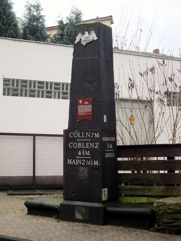 Das Bild zeigt  den preußischen Meilenstein in der Koblenzer Straße in Sinzig (2014).