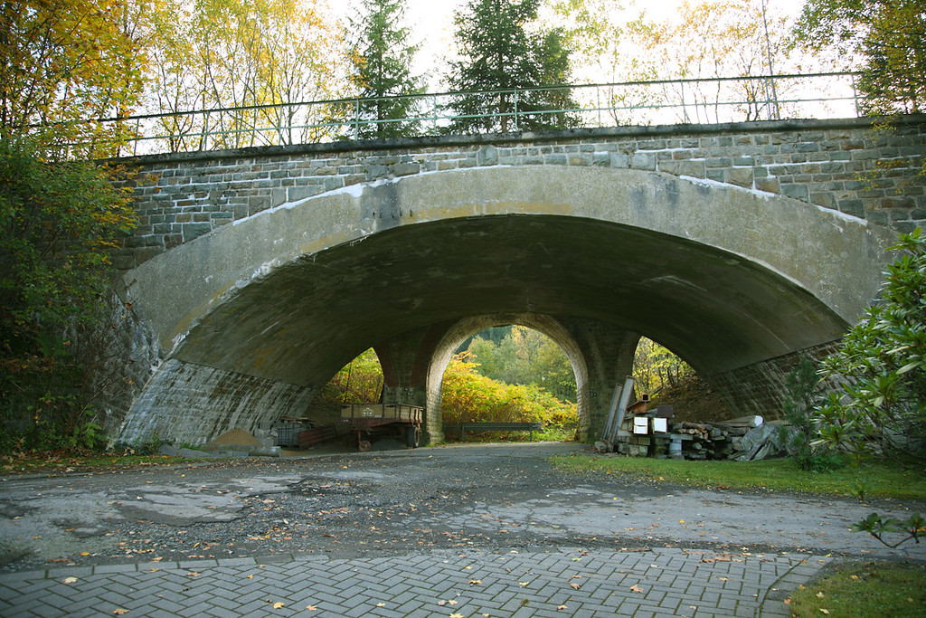 Eisenbahnbrücke bei Holzwipper an der Bahnlinie Gummersbach - Marienheide - Meinerzhagen (2008)