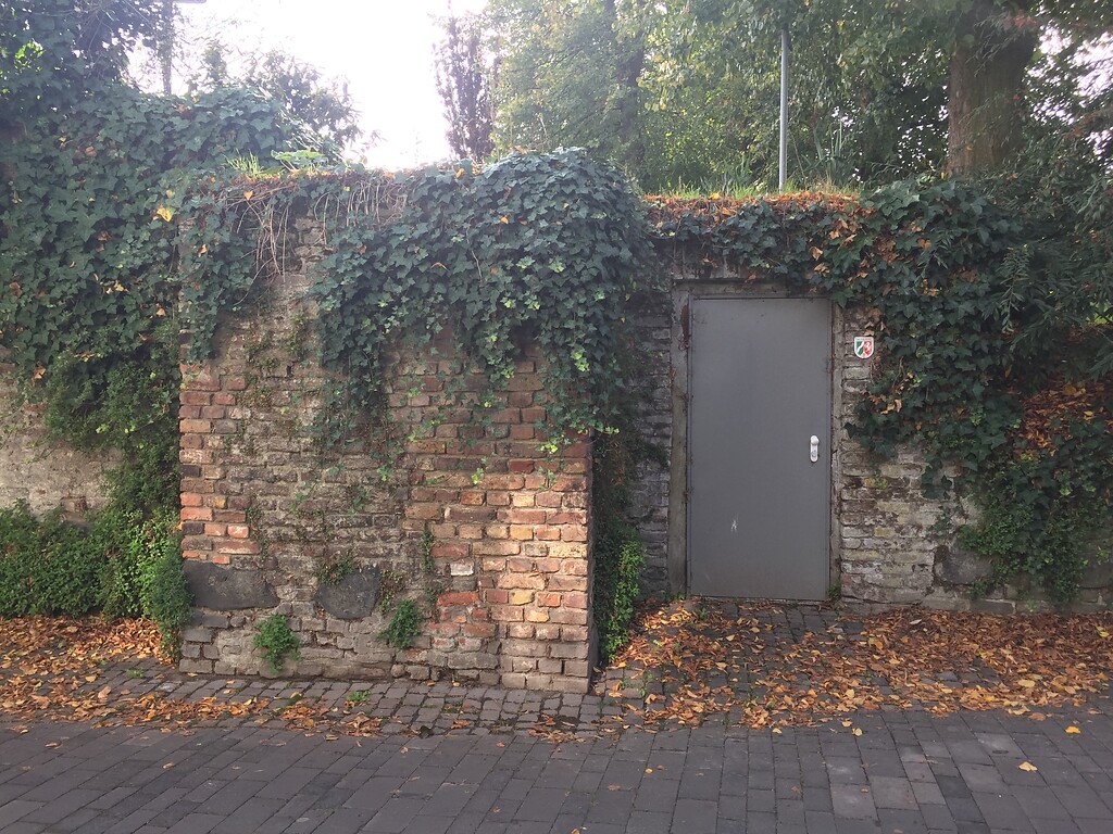 Eingangstüre Bunker Feldtor (2020)