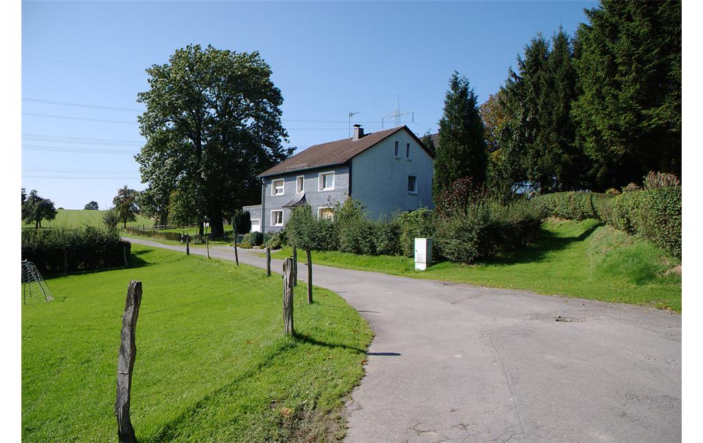 Wohnhaus mit Hofbaum in Engelshagen (2008)