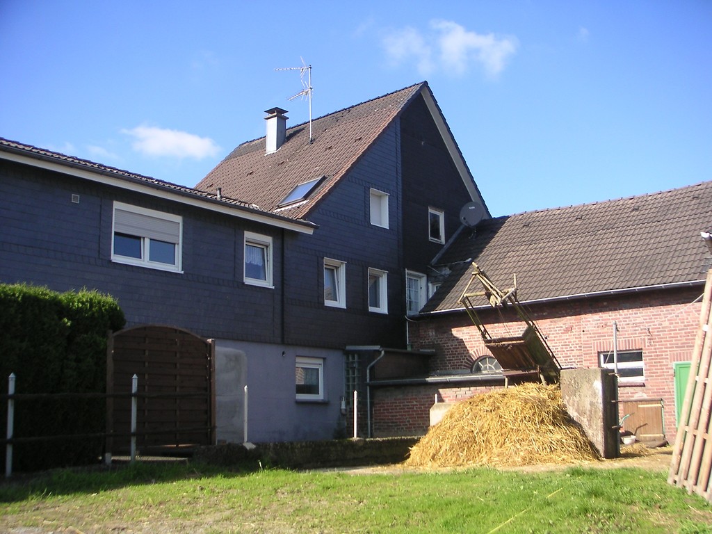 Giebelgeteiltes Wohnhaus in Wickesberg (2007)