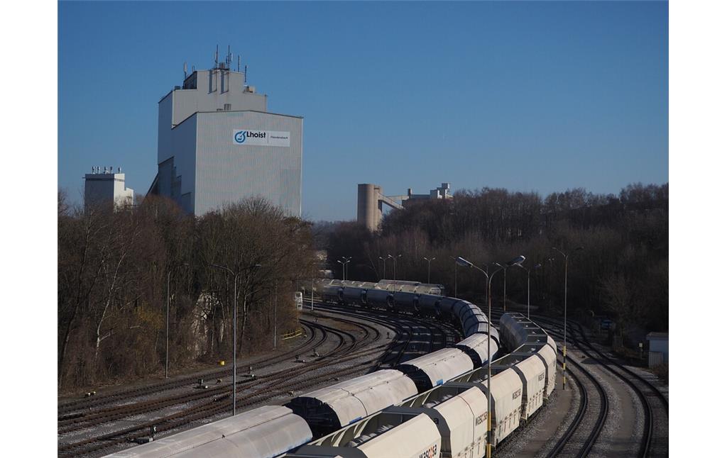 Bahnverladung am Kalkwerk der Lhoist Rheinkalk GmbH, Flandersbach (2021)