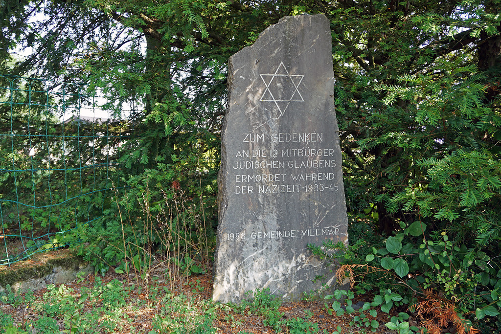 Gedenkstein vor dem Jüdischen Friedhof, Villmarer Lahn-Marmor-Weg; Rundweg 1 (2019)