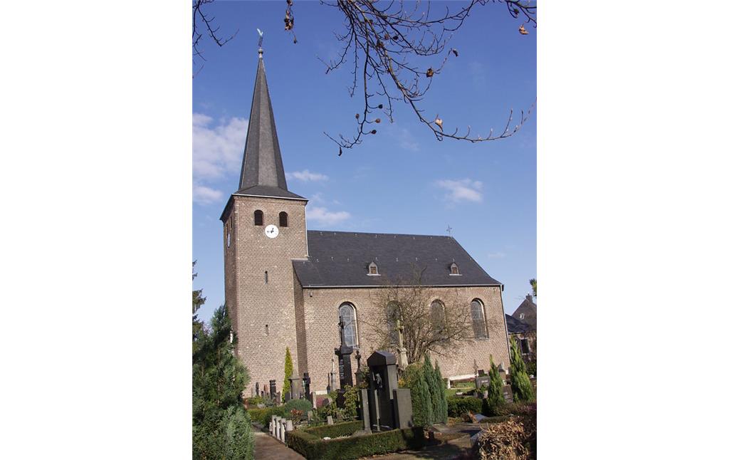 Die Katholische Pfarrkirche Sankt Jakobus in Köln-Widdersdorf (2003).