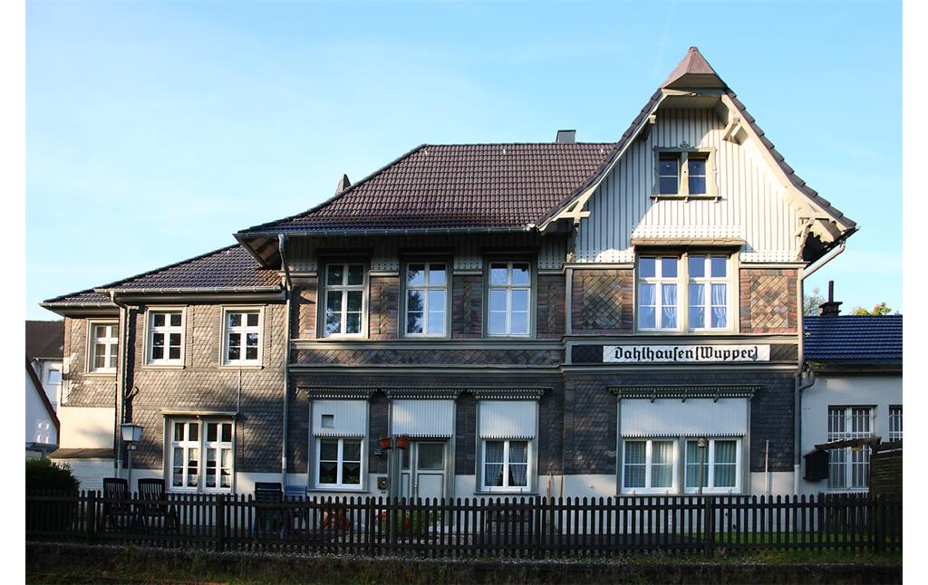 Bahnhofsgebäude in Dahlhausen (2008)