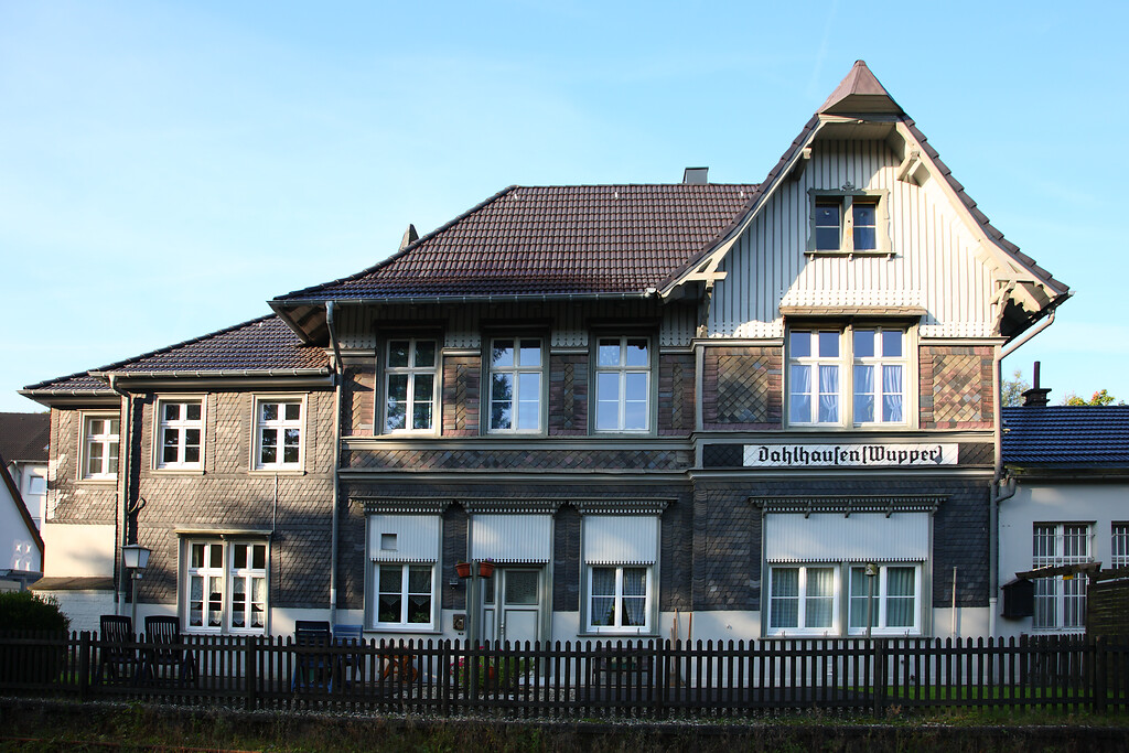 Bahnhofsgebäude in Dahlhausen (2008)