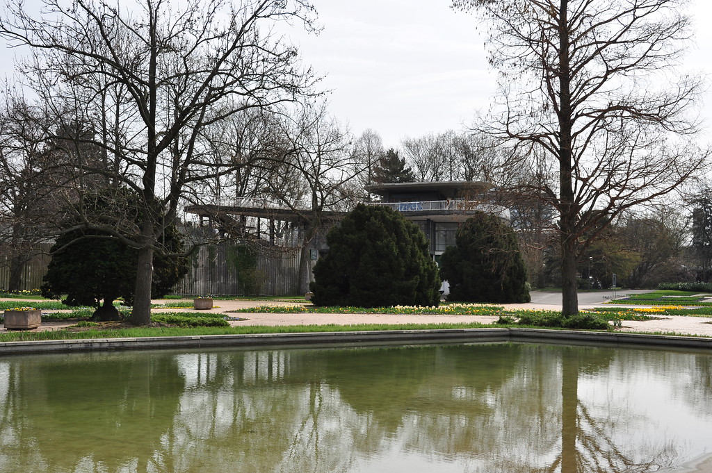 Wassergarten im Rheinpark mit Park-Café (2013)
