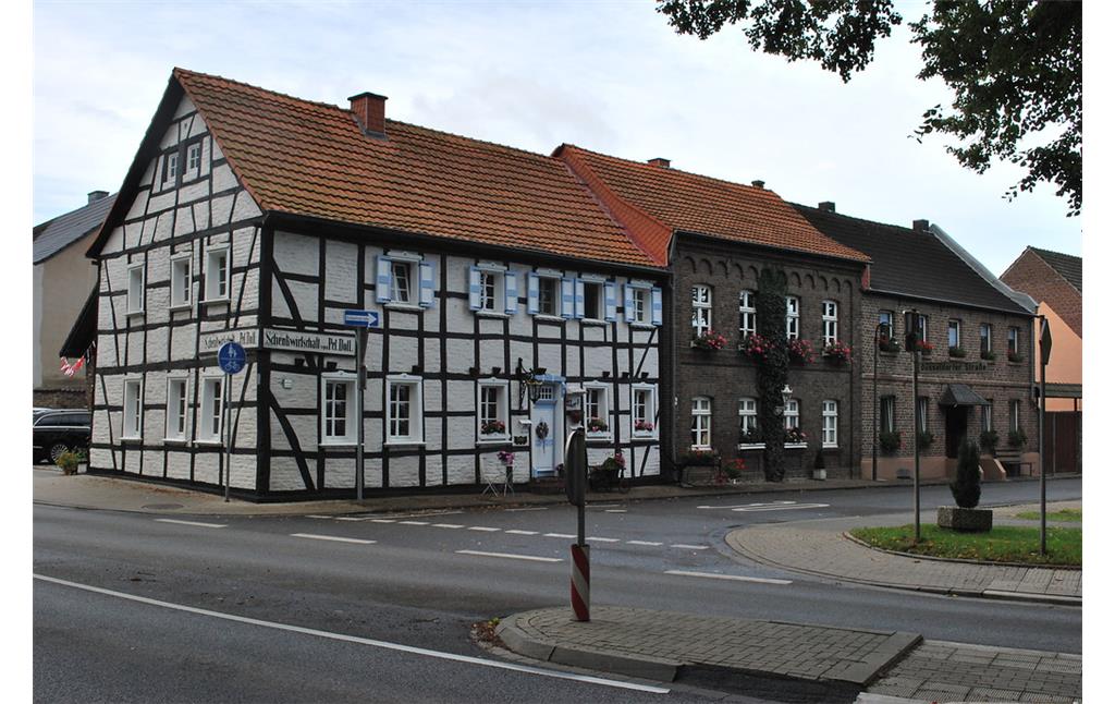 Fachwerkhaus im Ortskern von Hüchelhoven-Rheidt (2014)
