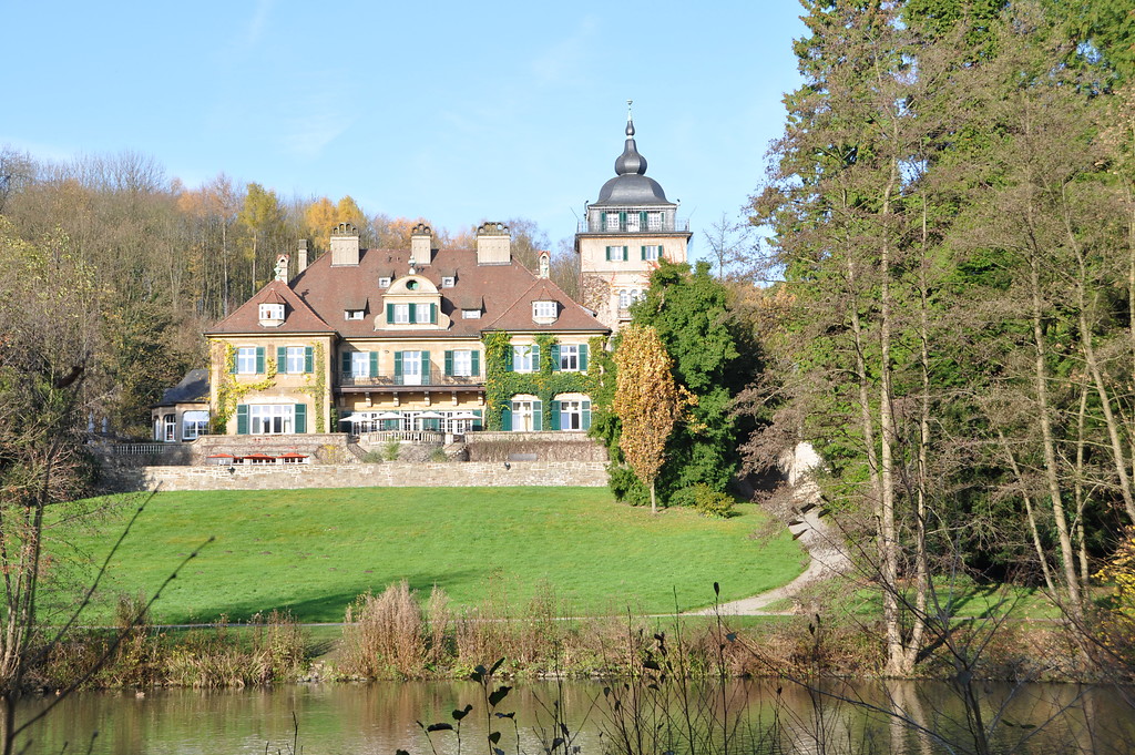 Schloss Lerbach in der Herbstsonne (2014)