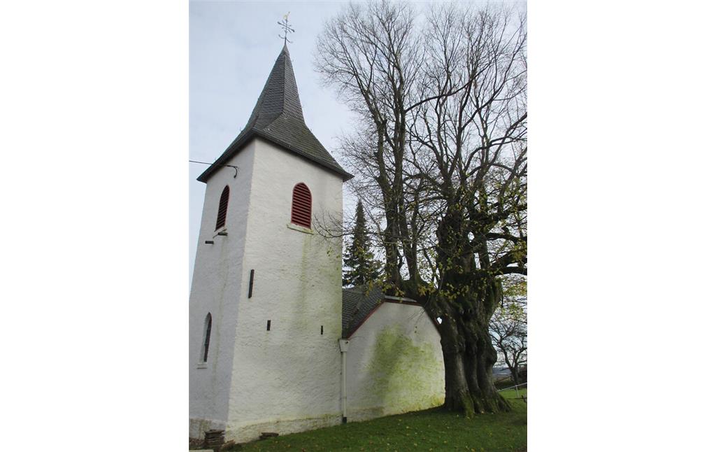 Kapelle in Giescheidmit Linde (2014)