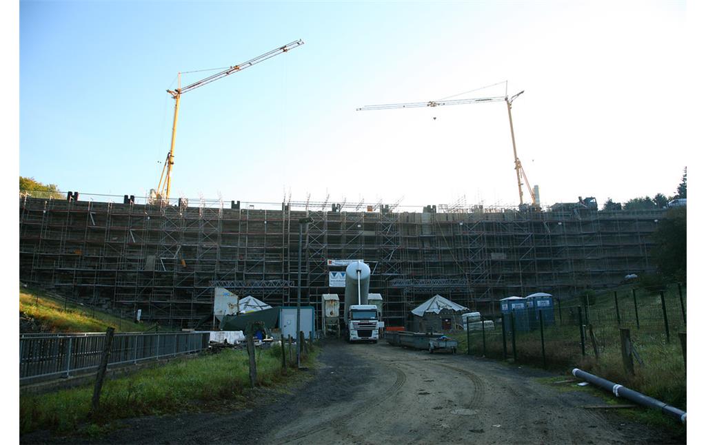 Renovierungsarbeiten an der Staumauer (2008)