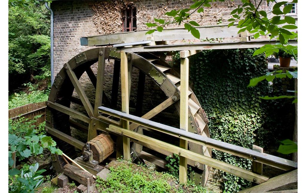 Das Wasserrad der Holzlarer Mühle