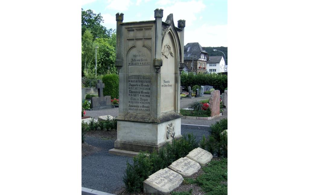 Ruhestätte der Edlen von Groote auf den Friedhof in Sinzig-Bad Bodendorf (2013)