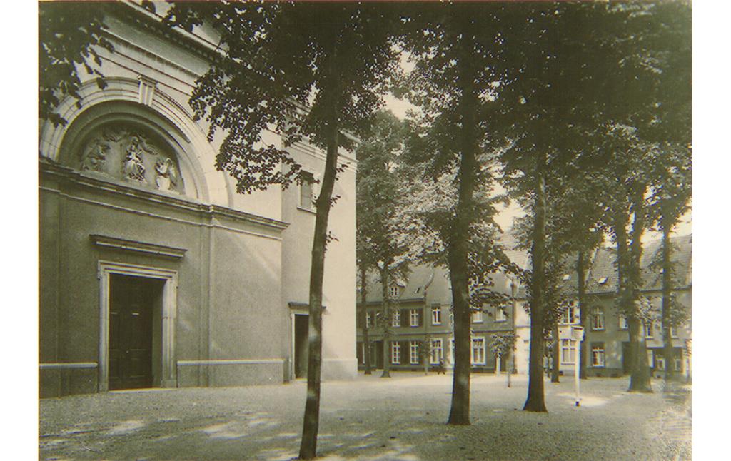 Rees, Kirche St. Maria Himmelfahrt, Hauptportal (um 1930)