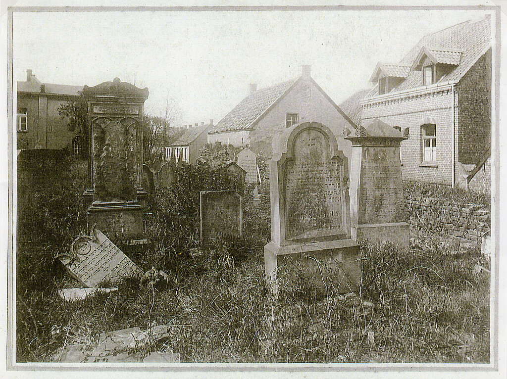 Rees, Alter jüdischer Friedhof auf der Stadtmauer (etwa 1920)
