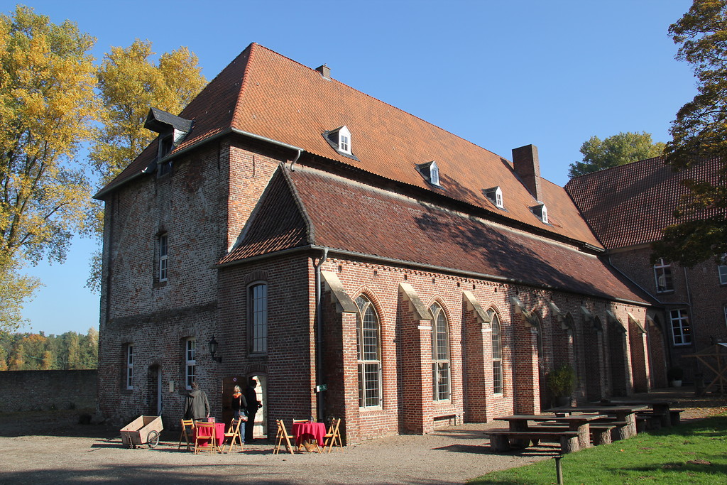 Ehemaliges Klausurgebäude des Zisterzienserinnenklosters Graefenthal (2015)