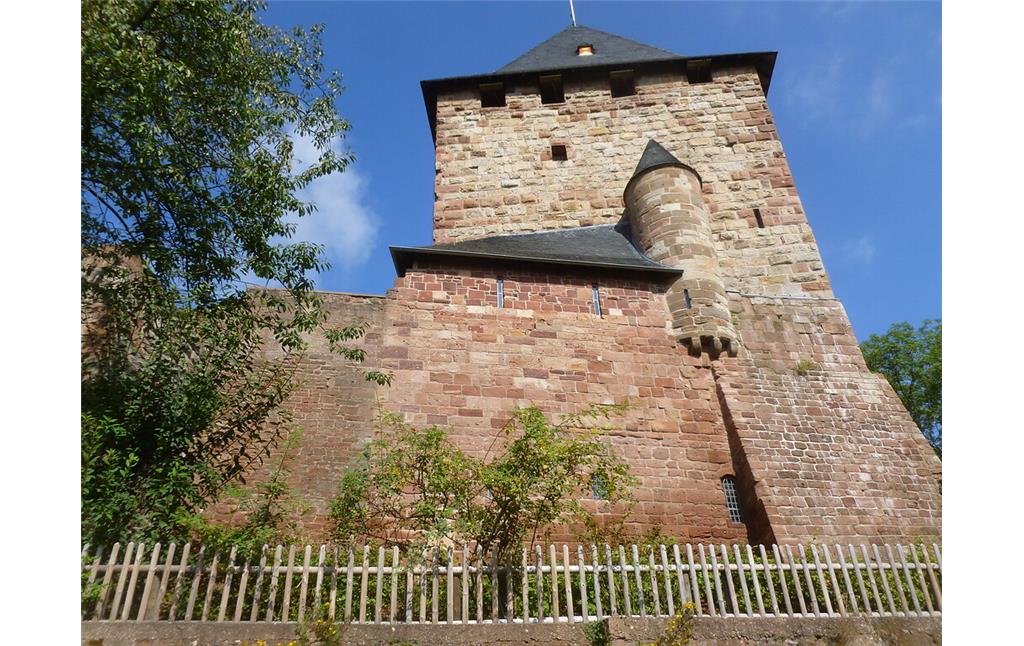 Bergfried der Burg Nideggen (2014)