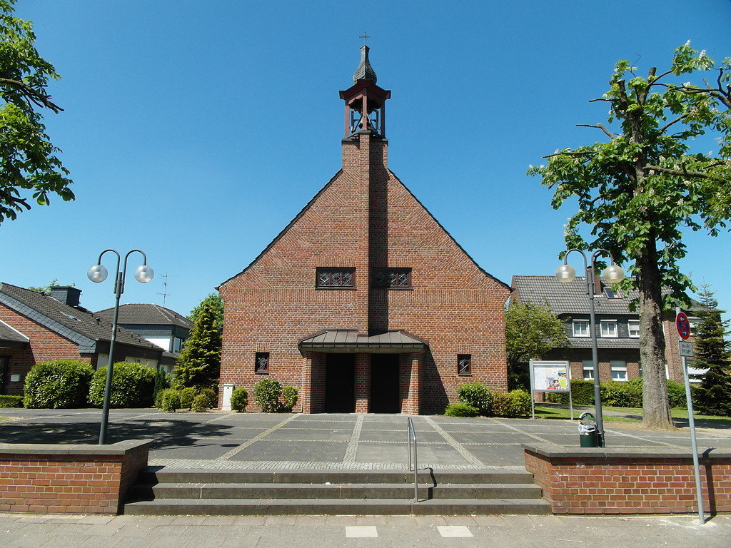 Katholische Pfarrkirche Sankt Paulus in Langenfeld (2013)
