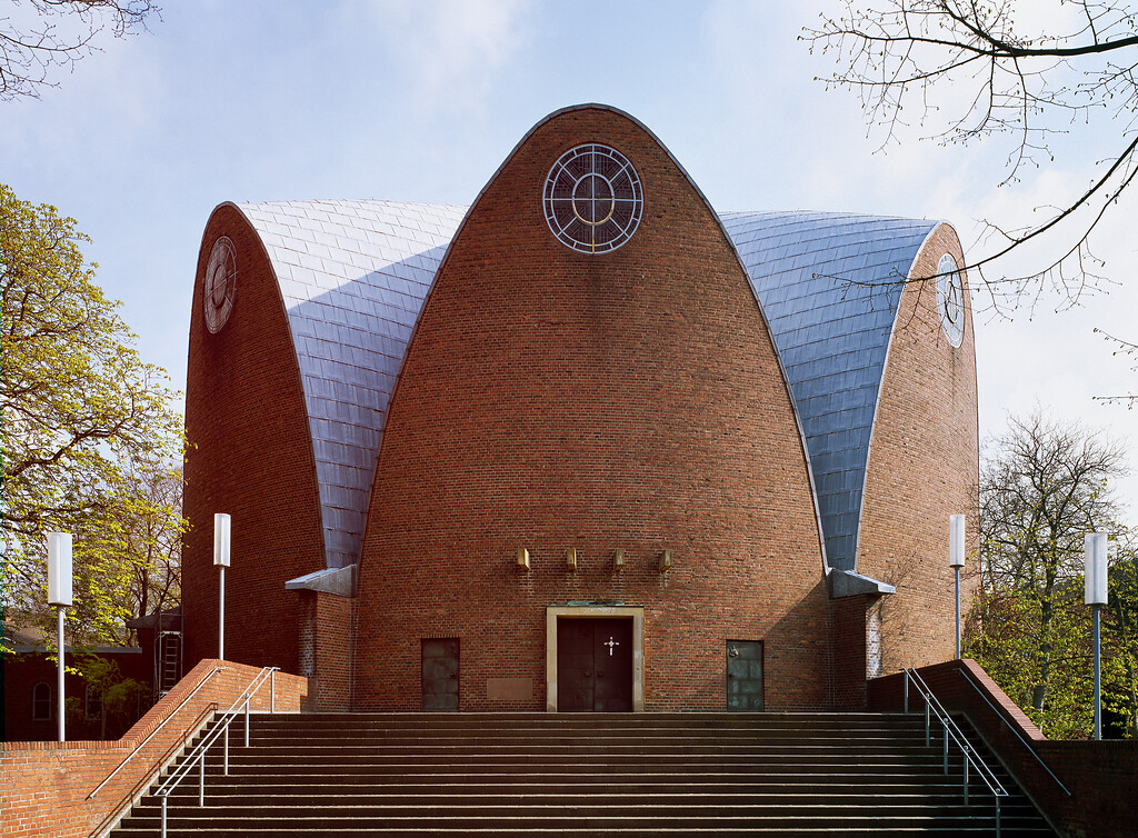 Katholische Pfarrkirche Sankt Engelbert in Köln-Riehl (2014)