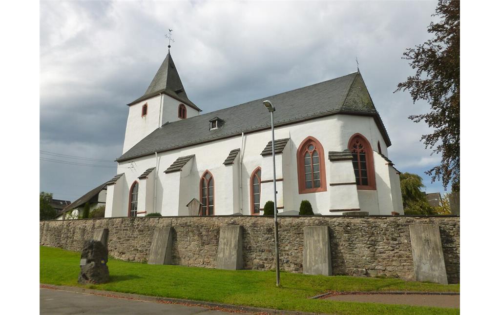 Katholische Pfarrkirche St. Mariä Geburt in Baasem (2014)