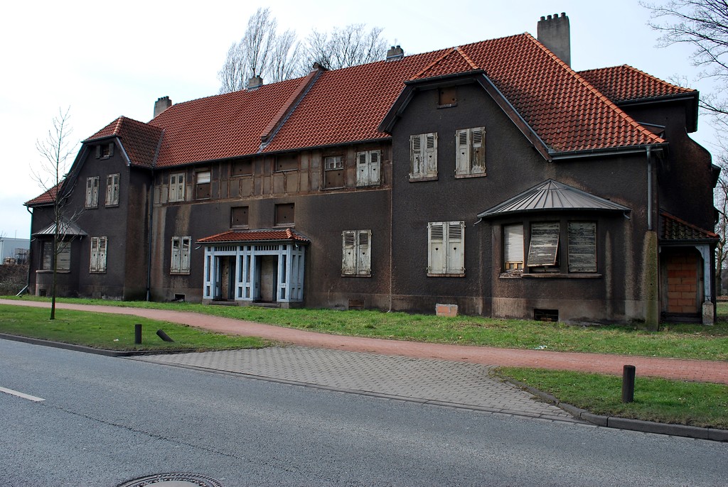 Beamtenwohnhaus für vier Familien von 1905 in der Siedlung Bliersheim in Duisburg-Rheinhausen (2013