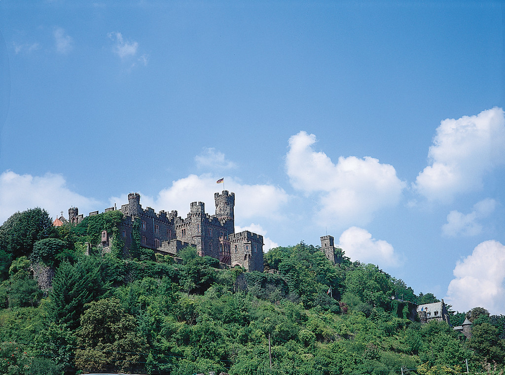 Burg Rheichenstein über Trechtingshausen (2002)