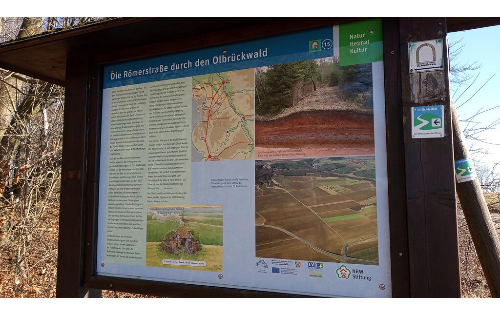 Informationsschild über die Römerstraße durch den Olbrückwald (2022)