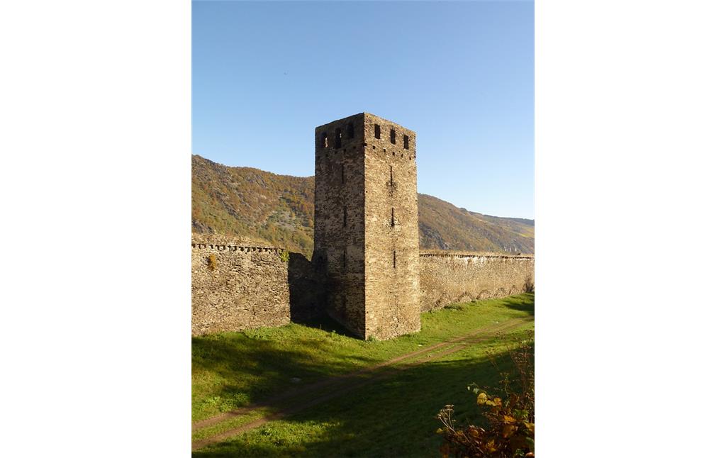 Der Michelfeldturm II ist Teil der mittelalterlichen Stadtbefestigung Oberwesels (2016).