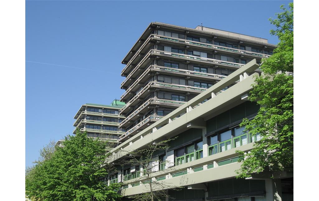 Das N-Gebäude der Ruhr-Universität Bochum (2008).