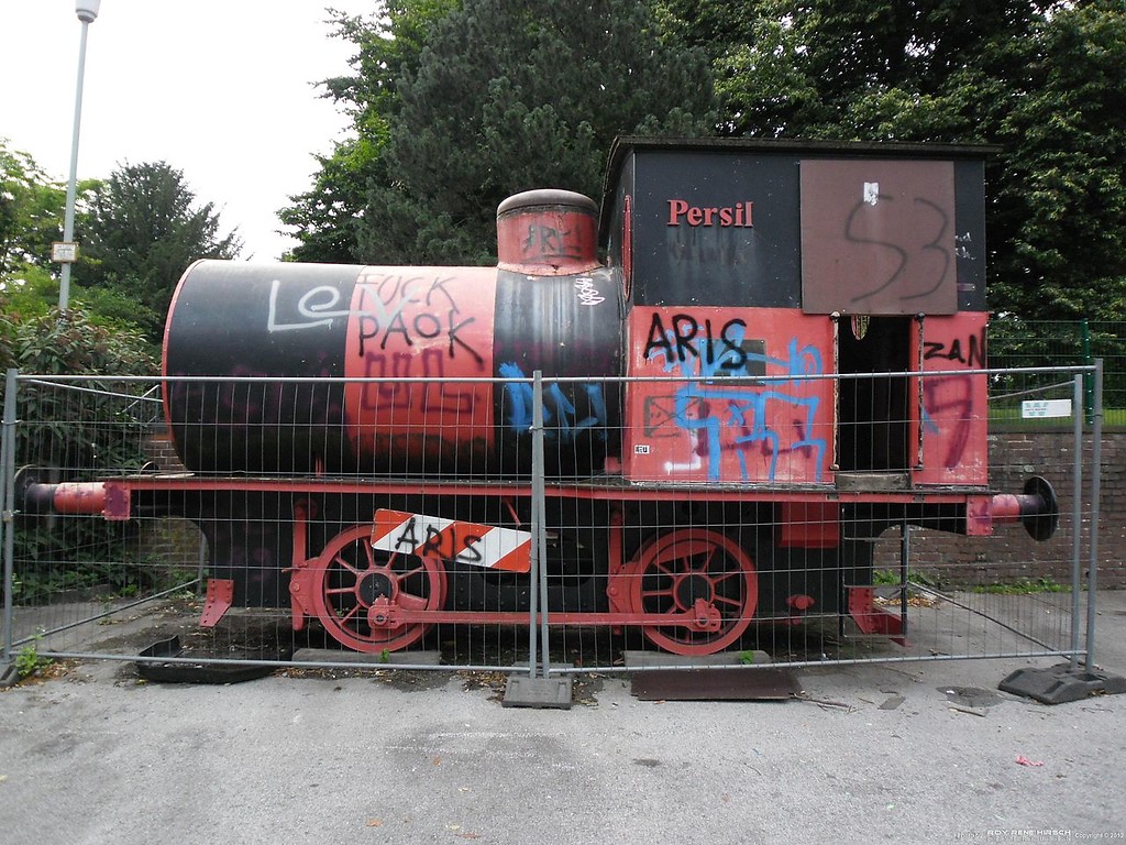 Die Dampfspeicherlokomotive "Persil" in Leverkusen-Hitdorf vor ihrer Renovierung (2012).