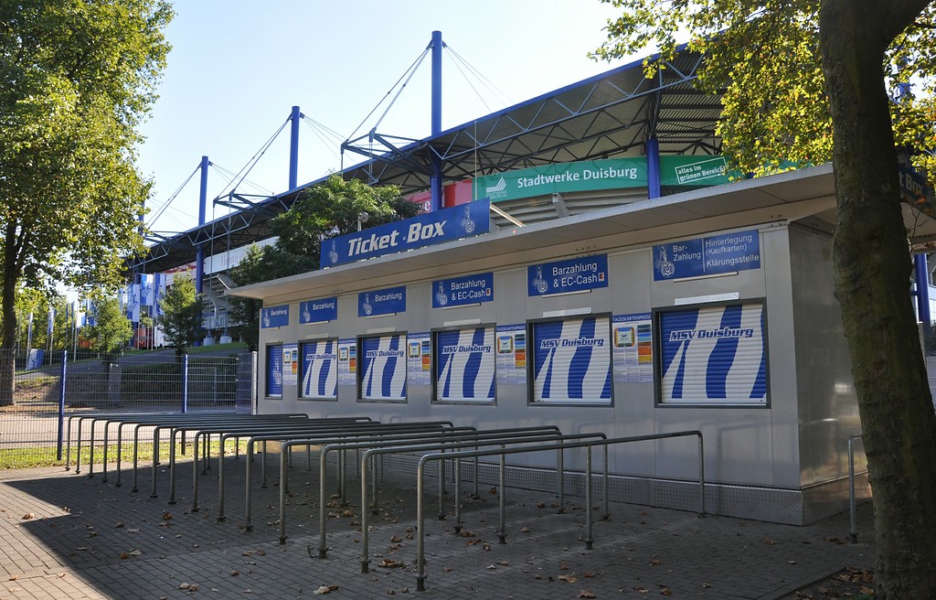 Ticketschalter der heutigen Schauinsland-Reisen-Arena, ehemals Wedaustadion in Duisburg (2016).