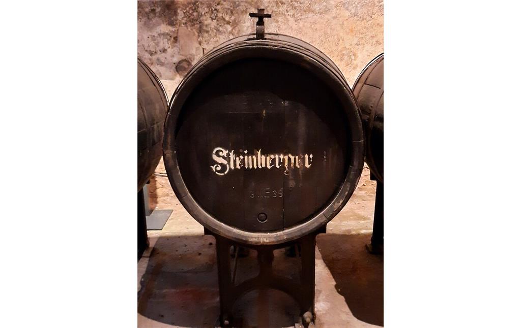 Historisches Weinfass mit Wein der Lage Steinberg im Kloster Eberbach (2020)