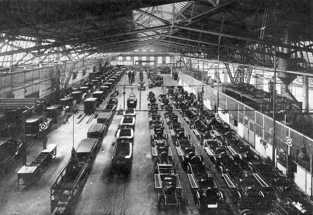 Historisches Foto von 1930: Fahrzeugherstellung im Citroën-Automobil-Produktionswerk in Köln-Poll