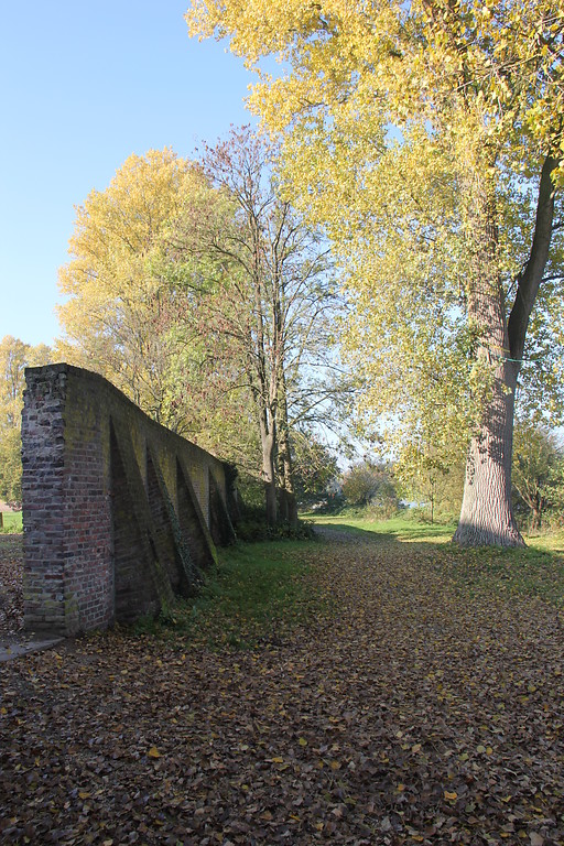 Die Klostermauer von Graefenthal an der Nordseite (2015).