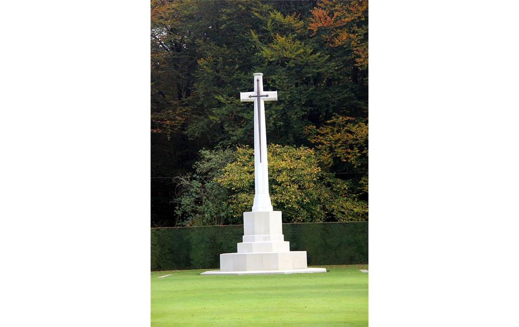 Opferkreuz ("Cross of Sacrifice") auf dem Ehrenfriedhof im Reichswald bei Kleve (2012)