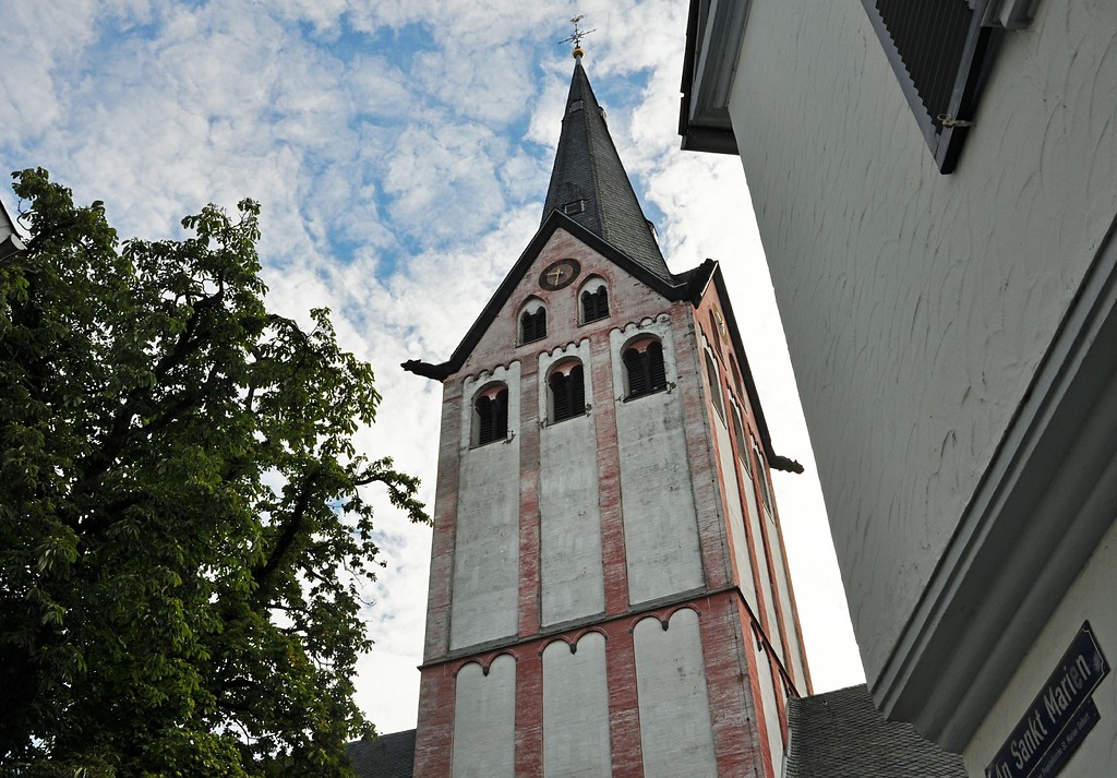 Westliche Ansicht des Kirchturms der Propsteikirche "An St. Marien" in Kempen am Niederrhein (2017).