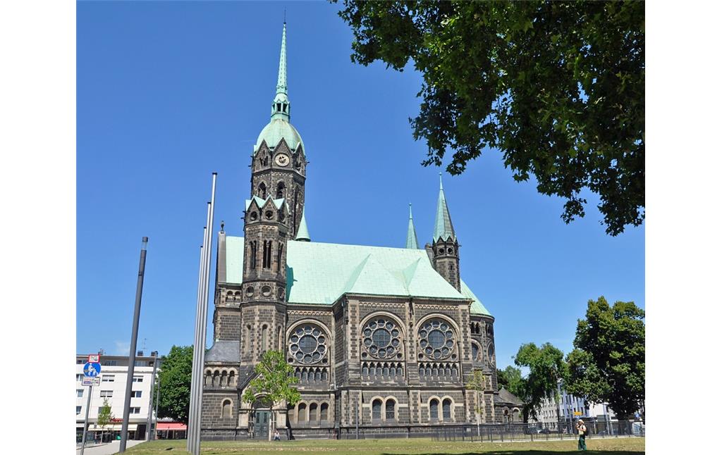 Südliche Ansicht der evangelischen Hauptkirche Rheydt im Denkmalbereich der Innenstadt in Mönchengladbach-Rheydt (2017).