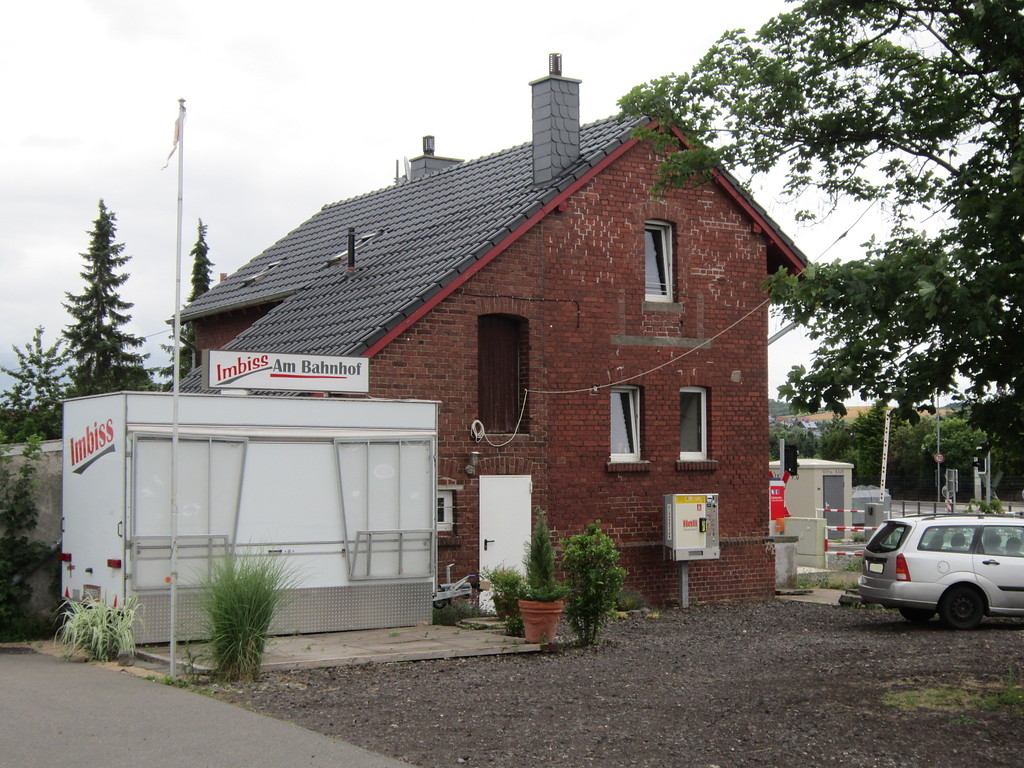 Bahnhof Arloff, Empfangsgebäude der EKB (2015)