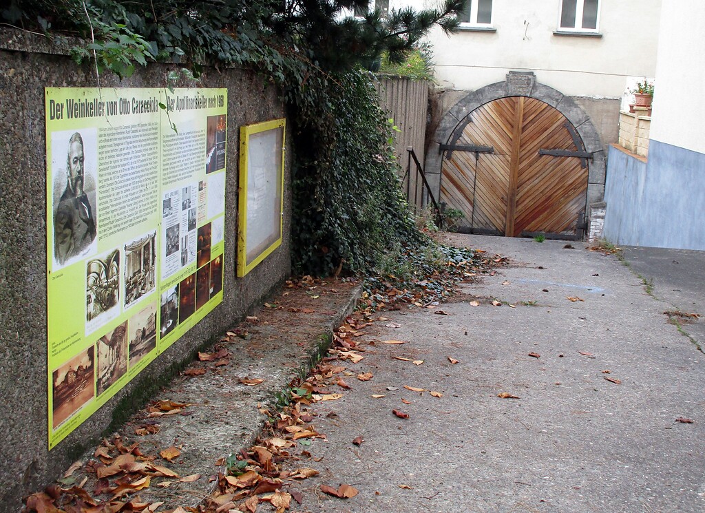 Der Zugang zum früheren "Apollinariskeller" der Remagener Hoteliers- und Weinhändlerfamilie Caracciola am Deichweg in Remagen (2020).