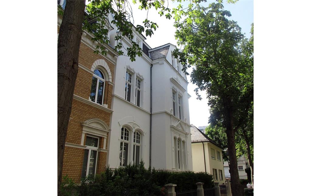 Die Villa Zuntz in der Argelanderstraße, Bonner Südstadt (2022), ursprünglich Wohnhaus der Unternehmerfamilie Zuntz der einstigen Bonner Kaffeerösterei "A. Zuntz sel. Wwe.".