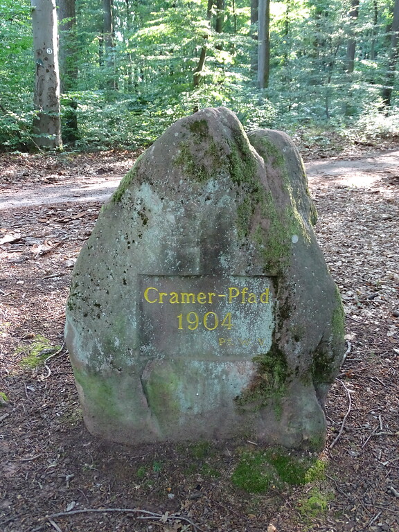 Ritterstein Nr. 42 Cramer-Pfad 1904 bei Bindersbach (2020)