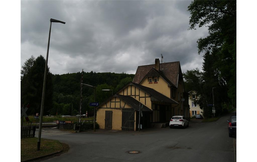 Südseite des neuen Bahnhofs in Weinbach-Gräveneck (2017)